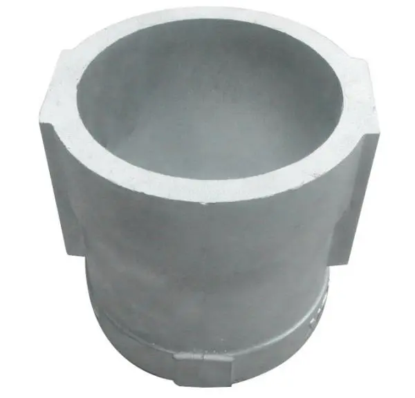 What are the benefits of low pressure casting in ZL104 cylinders?