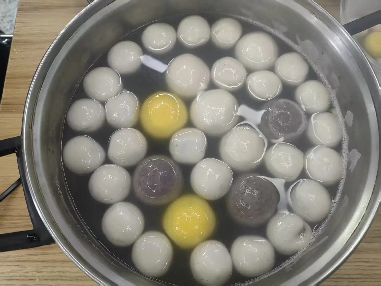 Warm Hearts and Sweet Factory - Rongbao Factory Hosts Lantern Festival Boiled Tangyuan Theme Activity